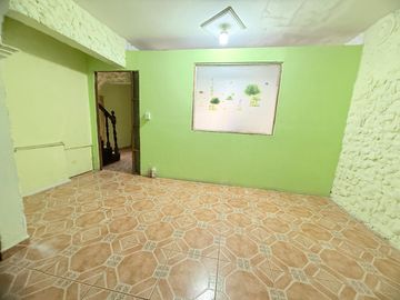 Venta casa centrica en colonia jacarandas a espaldas de waldos del monumento a lazaro cardenas