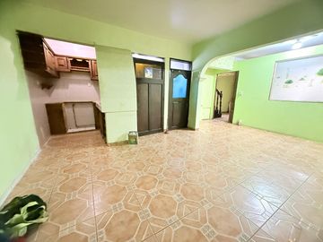 Venta casa centrica en colonia jacarandas a espaldas de waldos del monumento a lazaro cardenas
