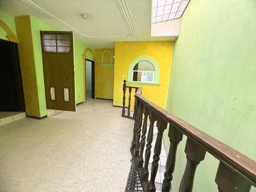 Venta casa centrica en colonia jacarandas a espaldas de waldos del monumento a lazaro cardenas