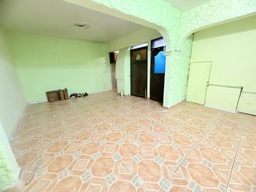 Venta casa centrica en colonia jacarandas a espaldas de waldos del monumento a lazaro cardenas