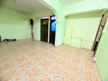 Venta casa centrica en colonia jacarandas a espaldas de waldos del monumento a lazaro cardenas