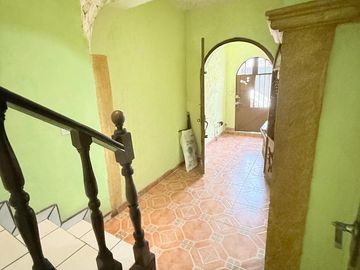 Venta casa centrica en colonia jacarandas a espaldas de waldos del monumento a lazaro cardenas