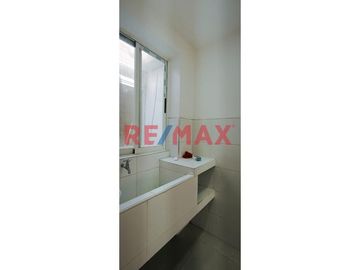1137849 Inversión En Venta De Casa Incluido Local Comercial En Plena Av. San Martin En San Juan De Lurigancho