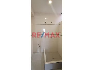 1137849 Inversión En Venta De Casa Incluido Local Comercial En Plena Av. San Martin En San Juan De Lurigancho
