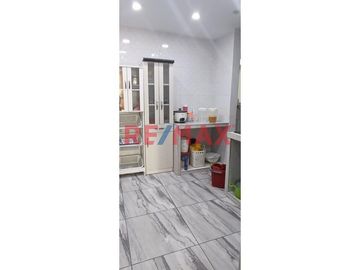 1137849 Inversión En Venta De Casa Incluido Local Comercial En Plena Av. San Martin En San Juan De Lurigancho