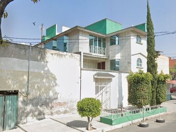 VENTA DE GRANDE CASA EN COREA 38, COL. ROMERO RUBIO, VENUSTIANO CARRANZA, CDMX