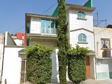 VENTA DE GRANDE CASA EN COREA 38, COL. ROMERO RUBIO, VENUSTIANO CARRANZA, CDMX