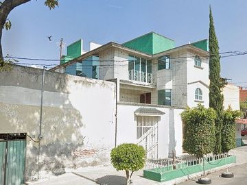 VENTA DE GRANDE CASA EN COREA 38, COL. ROMERO RUBIO, VENUSTIANO CARRANZA, CDMX