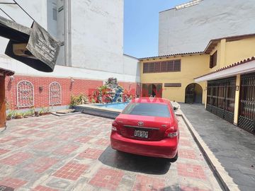 Hermosa Casa en SURCO  (Urb. Neptuno) Precio Negociable
