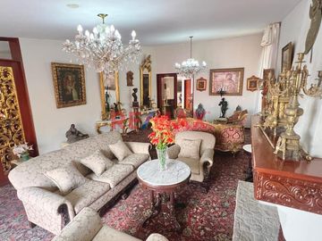 Hermosa Casa en SURCO  (Urb. Neptuno) Precio Negociable