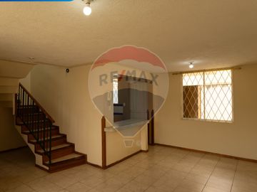 CASA EN CONJUNTO LAS COLINAS, HUERTOS FAMILIARES.