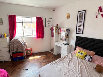 En Venta - Casa De 2 Pisos (5 Dormitorios) En El Callao