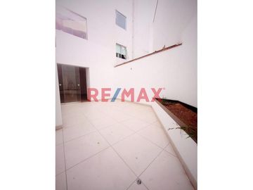Venta De Amplio Y Lindo Departamento En La Mejor Zona De Surco Con Ubicación Privilegiada