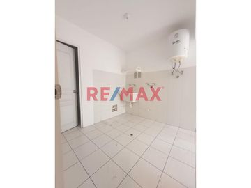 Venta De Amplio Y Lindo Departamento En La Mejor Zona De Surco Con Ubicación Privilegiada
