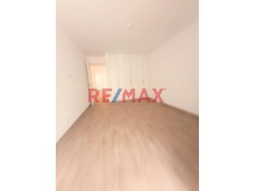 Venta De Amplio Y Lindo Departamento En La Mejor Zona De Surco Con Ubicación Privilegiada