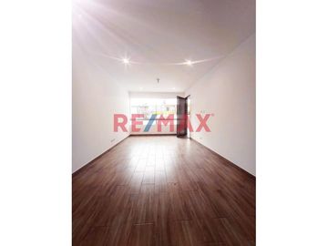Venta De Amplio Y Lindo Departamento En La Mejor Zona De Surco Con Ubicación Privilegiada