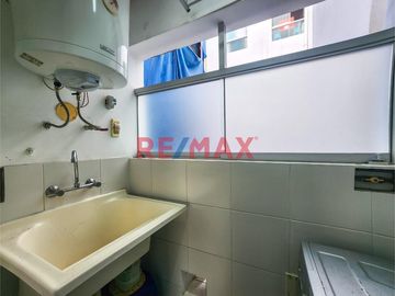 Alquiler de  Lindo Departamento Full Amoblado  En Miraflores. Incluye Cochera