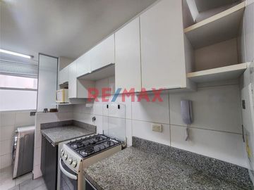 Alquiler de  Lindo Departamento Full Amoblado  En Miraflores. Incluye Cochera