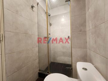 Alquiler de  Lindo Departamento Full Amoblado  En Miraflores. Incluye Cochera