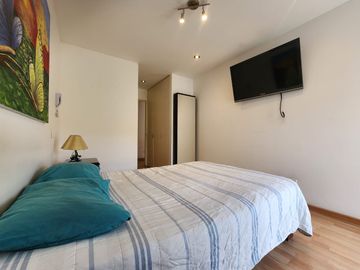 Alquiler de  Lindo Departamento Full Amoblado  En Miraflores. Incluye Cochera