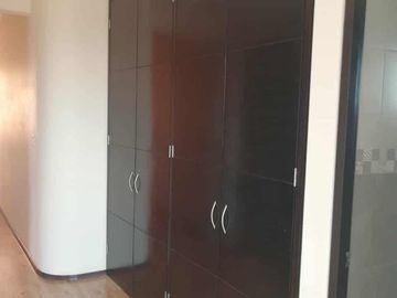 OPORTUNIDAD RENTO CASA SEMINUEVA  EN CALLE CERRADA CON REJA ELECTRICA