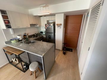 Se Vende Moderno, Hermoso Y Acogedor Dpto Vista Interna En Piso 19 - Av. San Felipe