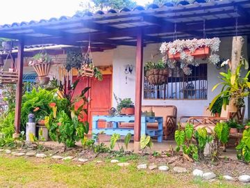 VENDO CASA CON ESPECTACULAR VISTA EN EL CARMEN DAGUA