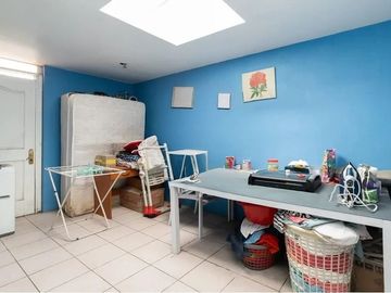 Casa amplia en Peñalolén, cerca de jumbo, mall, colegios, calle cerrada condominio