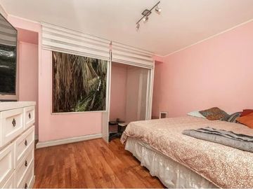 Casa amplia en Peñalolén, cerca de jumbo, mall, colegios, calle cerrada condominio