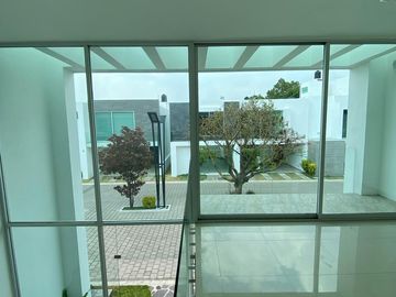 VENDO CASA HERMOSA $3,990,000 ZONA HERMANOS SERDAN, 15 DE MAYO, RANCHO COLORADO.