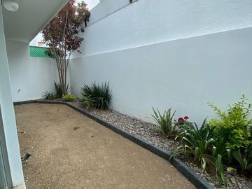 VENDO CASA HERMOSA $3,990,000 ZONA HERMANOS SERDAN, 15 DE MAYO, RANCHO COLORADO.