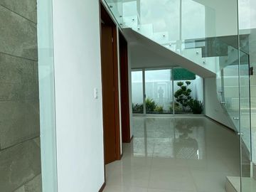 VENDO CASA HERMOSA $3,990,000 ZONA HERMANOS SERDAN, 15 DE MAYO, RANCHO COLORADO.