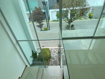 VENDO CASA HERMOSA $3,990,000 ZONA HERMANOS SERDAN, 15 DE MAYO, RANCHO COLORADO.