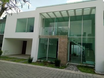 VENDO CASA HERMOSA $3,990,000 ZONA HERMANOS SERDAN, 15 DE MAYO, RANCHO COLORADO.