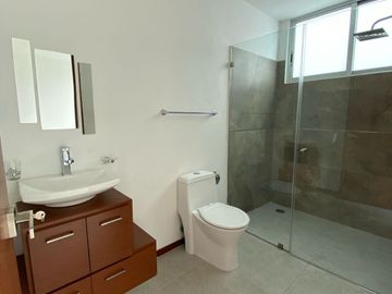 VENDO CASA HERMOSA $3,990,000 ZONA HERMANOS SERDAN, 15 DE MAYO, RANCHO COLORADO.