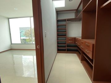 VENDO CASA HERMOSA $3,990,000 ZONA HERMANOS SERDAN, 15 DE MAYO, RANCHO COLORADO.