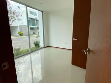 VENDO CASA HERMOSA $3,990,000 ZONA HERMANOS SERDAN, 15 DE MAYO, RANCHO COLORADO.