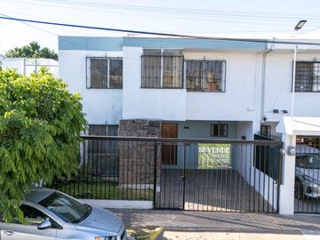 Casa en Venta para Remodelar en Lomas de Atemajac, Zapopan