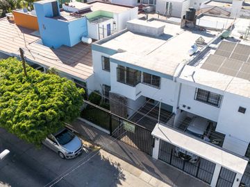 Casa en Venta para Remodelar en Lomas de Atemajac, Zapopan