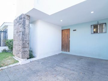 Casa en Venta para Remodelar en Lomas de Atemajac, Zapopan