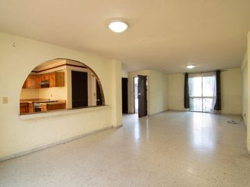 Casa en Venta para Remodelar en Lomas de Atemajac, Zapopan