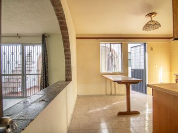 Casa en Venta para Remodelar en Lomas de Atemajac, Zapopan