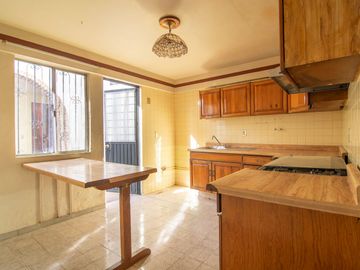 Casa en Venta para Remodelar en Lomas de Atemajac, Zapopan