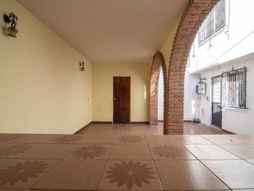 Casa en Venta para Remodelar en Lomas de Atemajac, Zapopan
