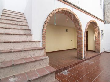 Casa en Venta para Remodelar en Lomas de Atemajac, Zapopan