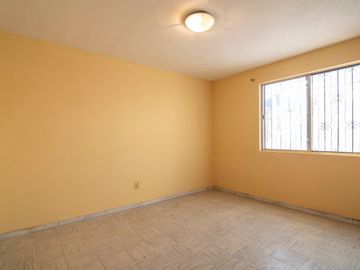 Casa en Venta para Remodelar en Lomas de Atemajac, Zapopan