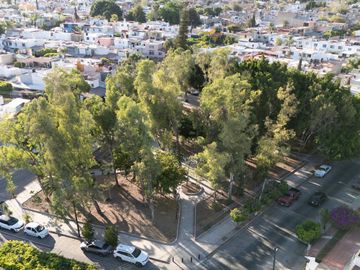Casa en Venta para Remodelar en Lomas de Atemajac, Zapopan