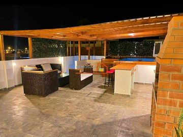 BONITA CASA DE TRES PISOS A PRECIO DE OCASIÓN!🚨
