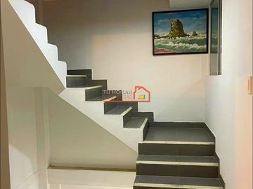 BONITA CASA DE TRES PISOS A PRECIO DE OCASIÓN!🚨
