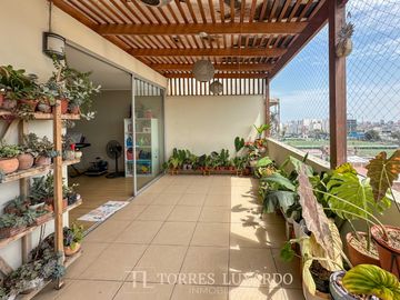 VENTA DE DUPLEX 03 DORMITORIOS + COCHERA Y DEPOSITO EN SURQUILLO-CALERA